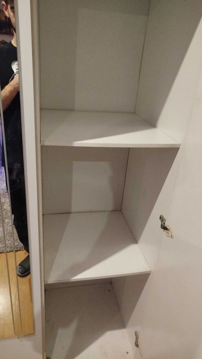 Guarda fatos e 2 mesinhas cabeceira e cama