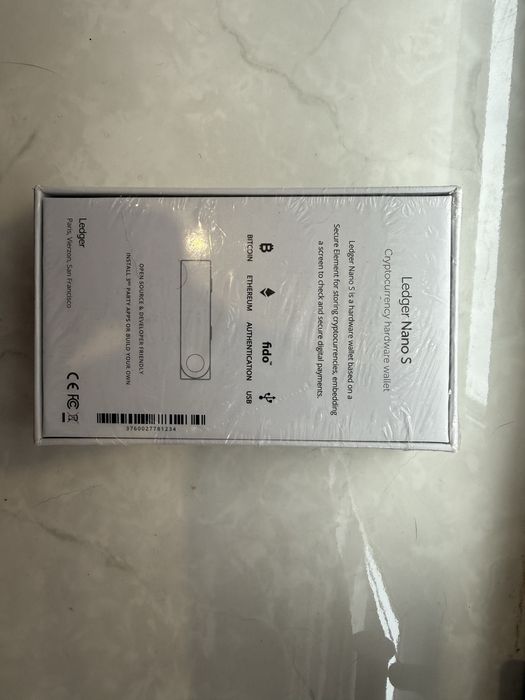 Ledger Nano S — апаратний криптогаманець (новий, запечатаний)