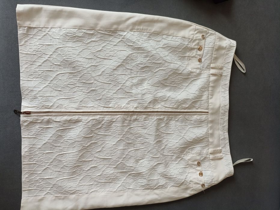 Женская юбка на замке