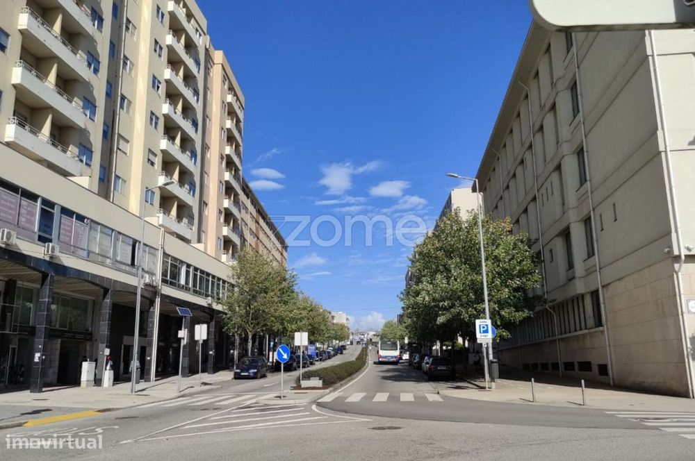 Loja Comercial No Coraçao De Matosinhos Com 336M2