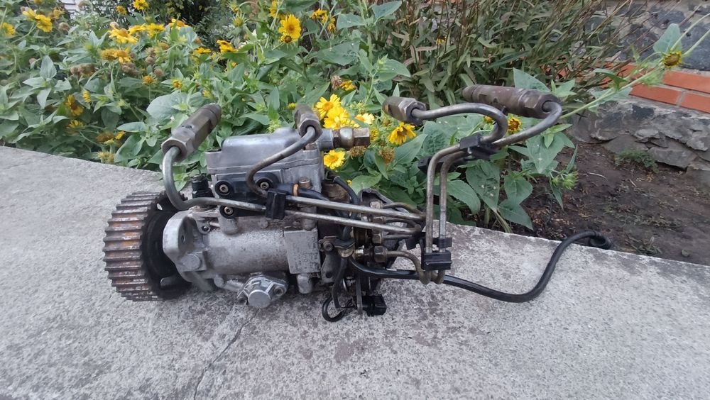 Продам топлівну апаратуру з автомобіля Вольво v-40