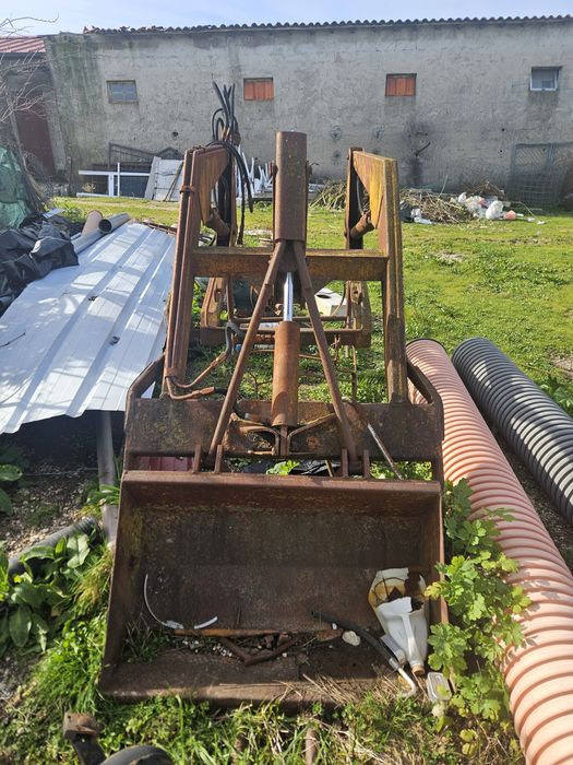 Carregador para trator