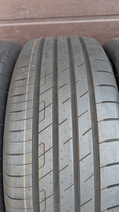 Шини 215/55 R18 95H Goodyear Efficient grip