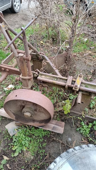 Продам плуг 2-35