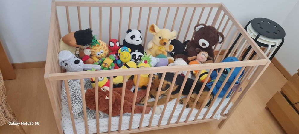 Berço de criança como novo