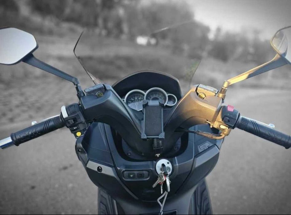 SYm gts 300 injeção como nova + top case