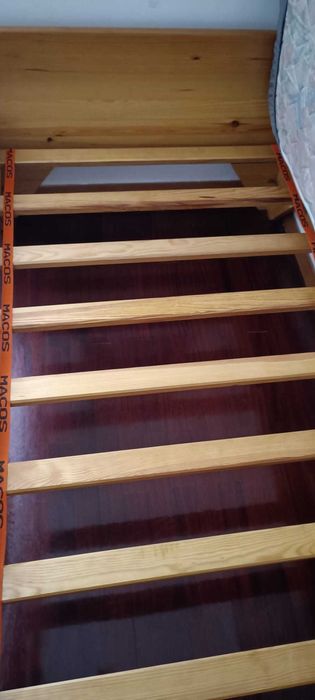 cama solteiro em pinho maciço