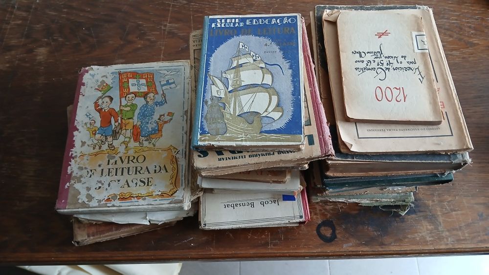 Conjunto livros antigos