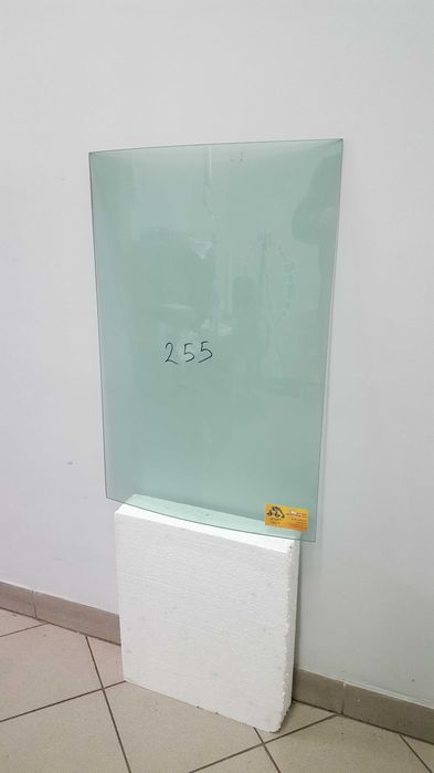 szyba minikoparka CAT 303C CR, 303E CR- boczna lewa za drzwiami nr 255