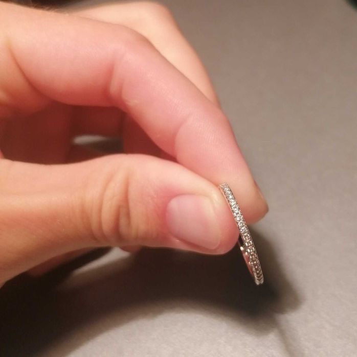 Срібна каблучка  з пробою 925, розмір 18-19 вставка цирконий