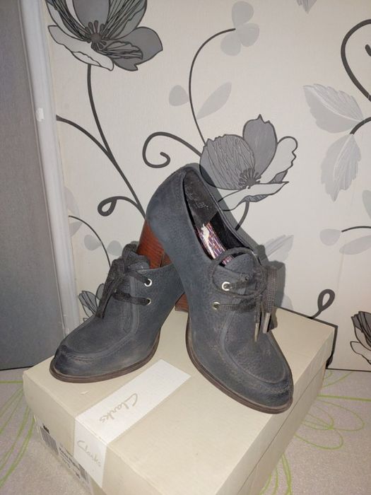 Дизайнерские ботильйоны Clarks