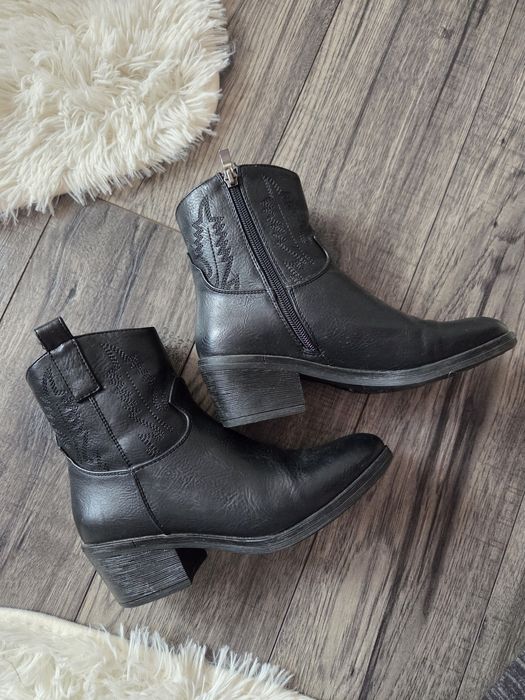 Czarne jesienne botki buty za kostkę Jenny Fairy