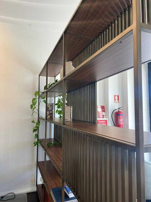 Estante de ferro medidas: 270cm 35cm 230cm