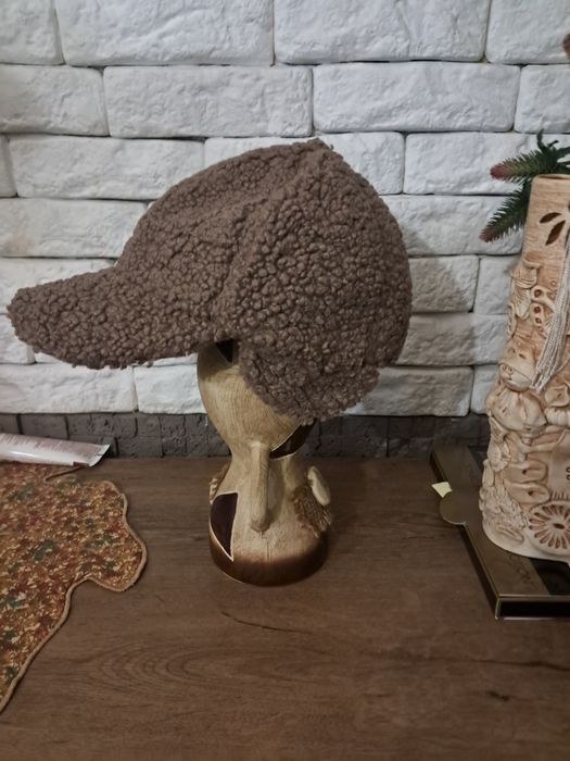 Молодіжні жіночі кепки, шапки,нові