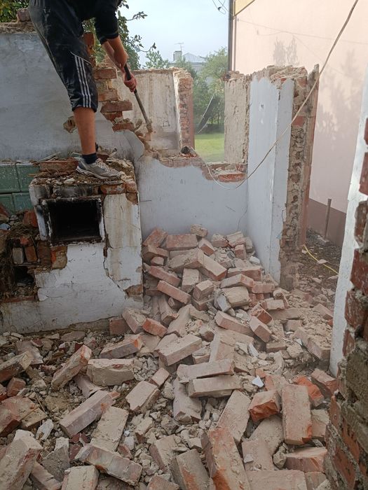 Демонтаж будинків.Чистка ділянок.Вивіз сміття.