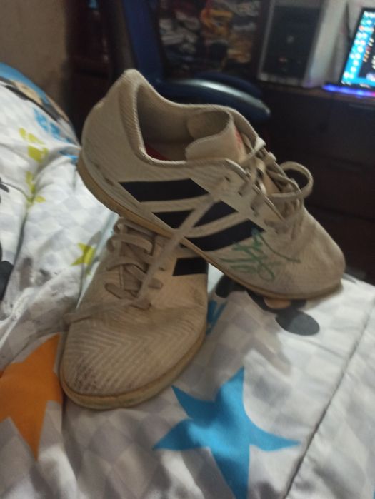 Chuteira autografada pelo João pinto