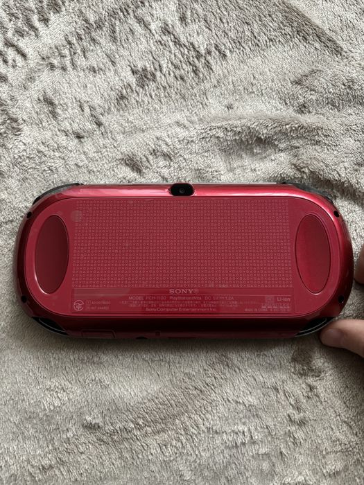 PlayStation Vita  Cosmic Red PCH-1100 FAT