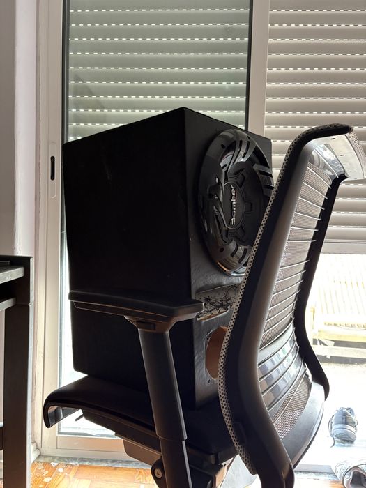 Subwoof som automotivo