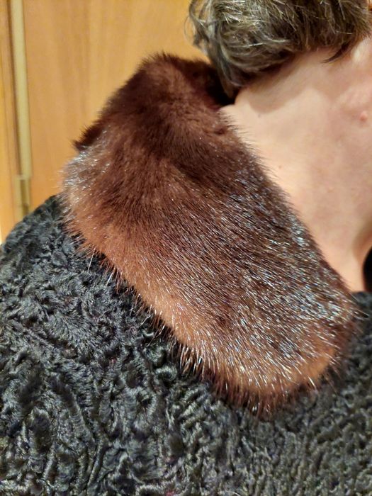 Casaco Senhora Vintage em Astrakan