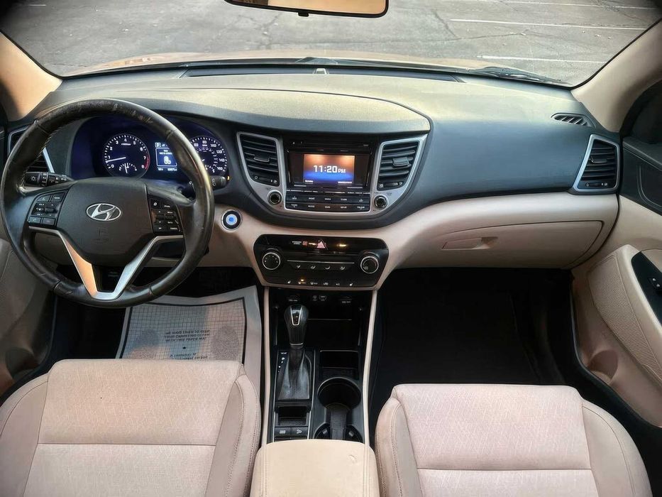 Hyundai Tucson      2015
