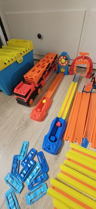 Hot wheels mega zestaw pudełko track builder laweta myjnia