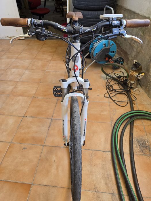Bicicleta Elétrica BH Emotion Neo 29" – Excelente Estado