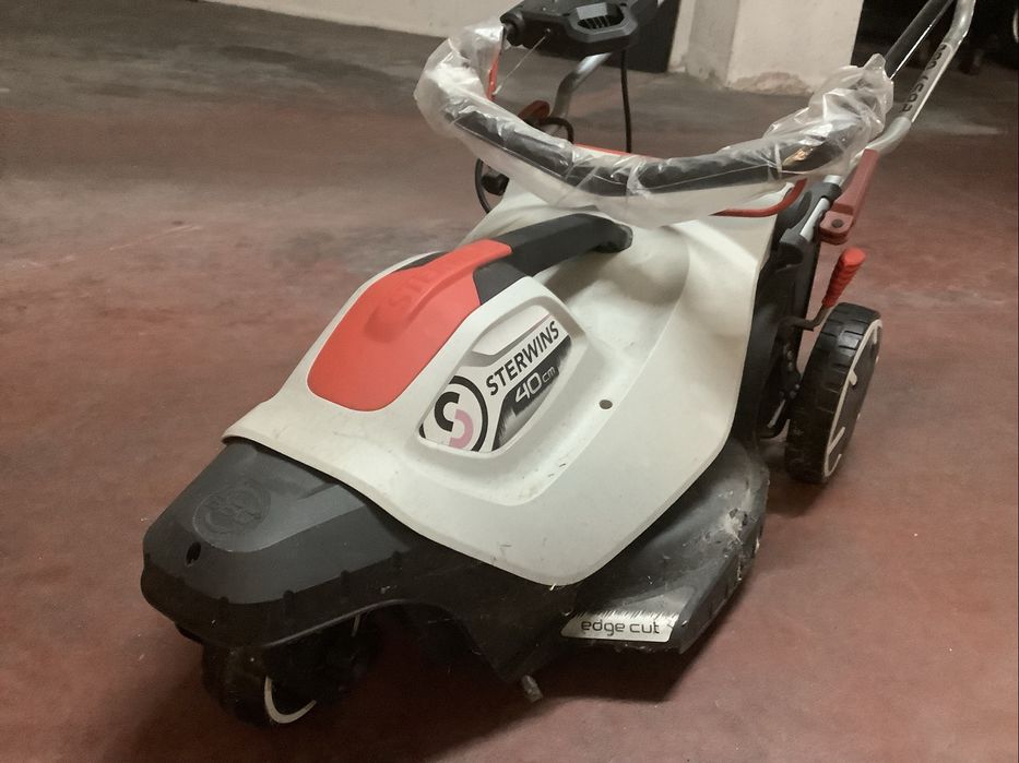 Maquina de cortar relva