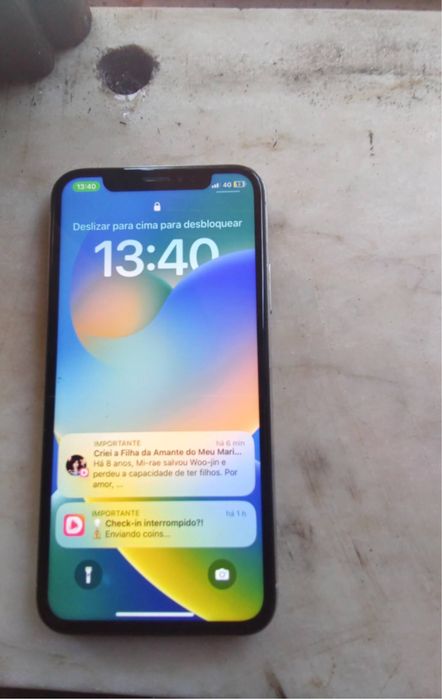 iPhone x en bom estado faco bom preco ja temho 4 mes todo A funcionar