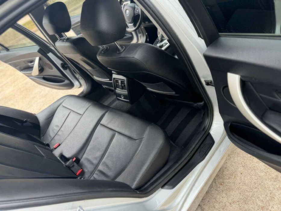 BMW 3 Series 320i      2014