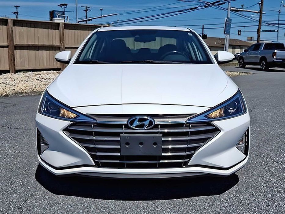 Hyundai Elantra Value Edition      2019
