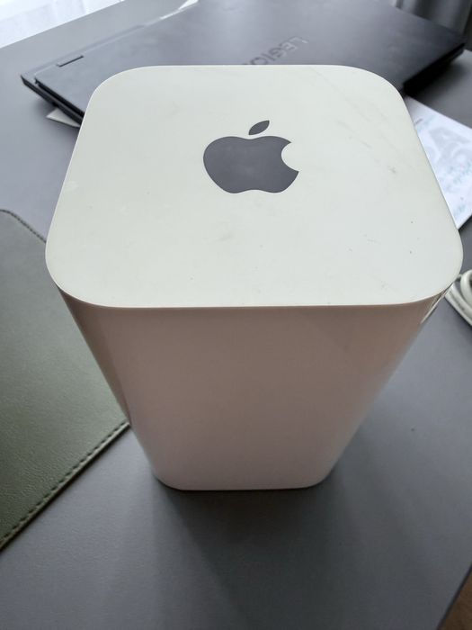 Apple AirPort Extreme A1521 (EMC 2703)  (6-го поколения)