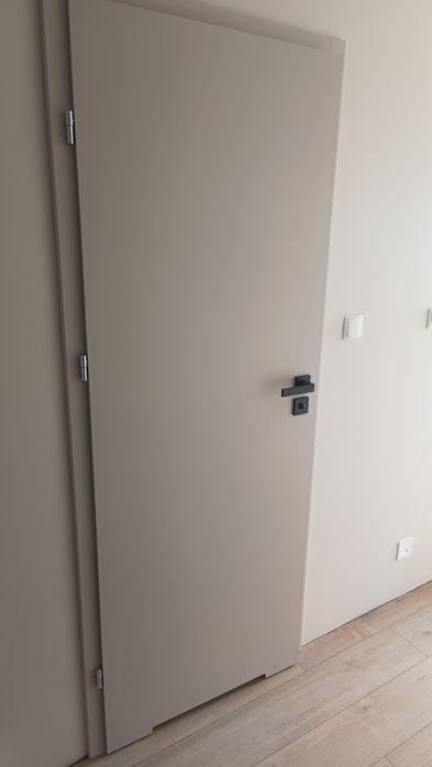 Drzwi łazienkowe prawe folia PP - pełne 3 zawiasy, kaszmir VIVENTO
