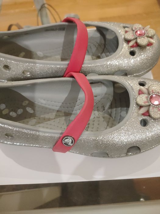 Crocs - sandália menina - Tamanho C13 / 30-31