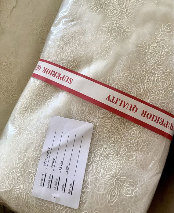 14,3 m Koronka „francuska” ślubna