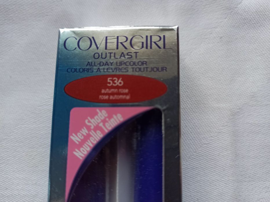 Permanentna pomadka do ust "Covergirl" outlash smoothwear