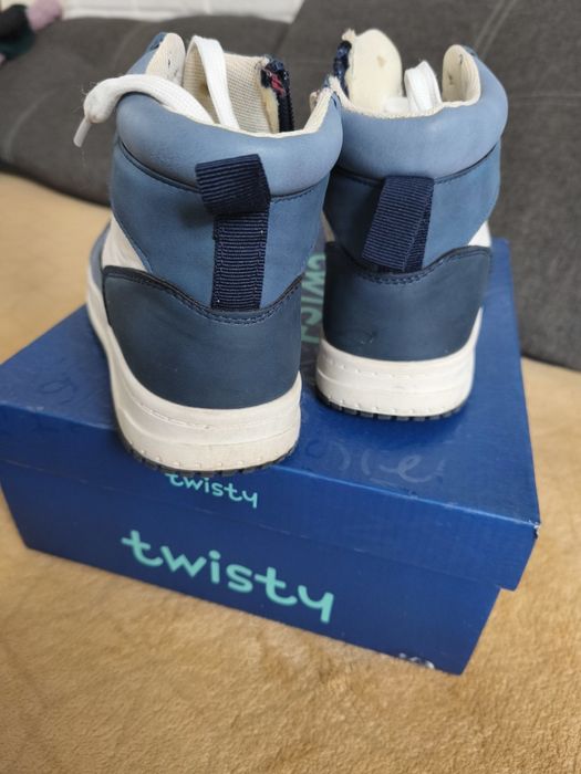 Чоботи, кросівки, кроссовки, ботинки Twisty