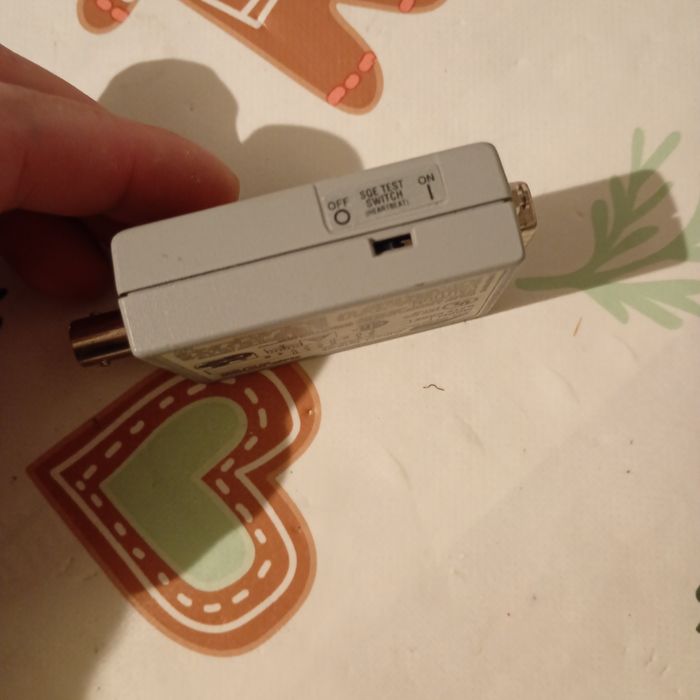 Allied Telesis CentreCOM MX10, mikrotransceiver Ethernet używany do łączenia komputerów z sieciami opartymi na koncentrycznym kablu 10Base2.
