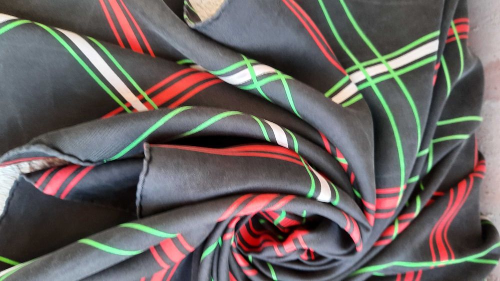 Винтажный шёлковый платок YVES SAINT LAURENT