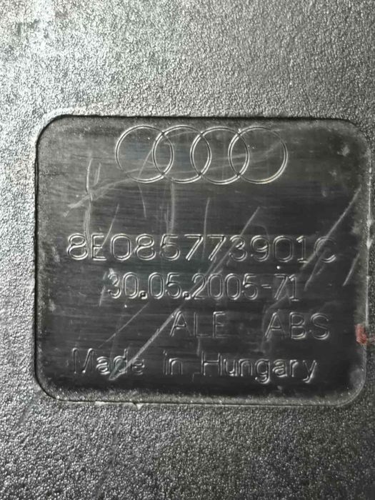 Encaixe de Cinto Central AUDI A4 B7