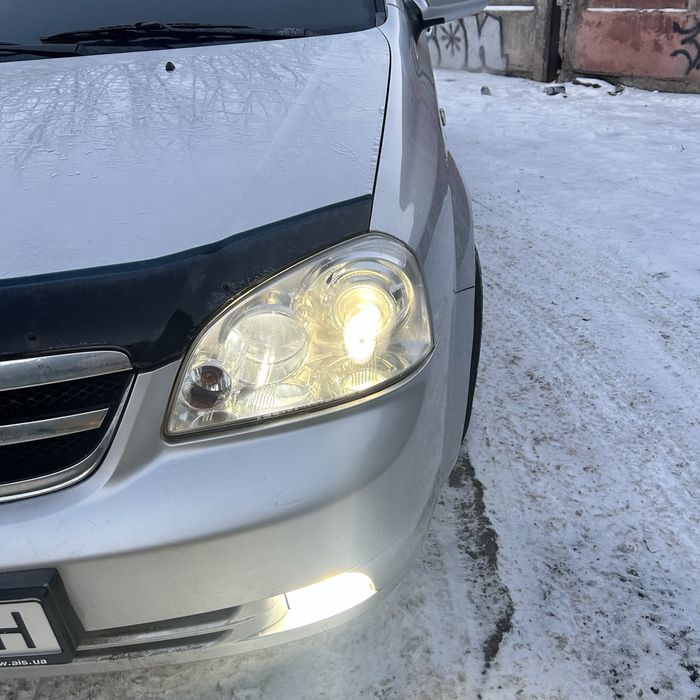 Продам шевроле Лачеті