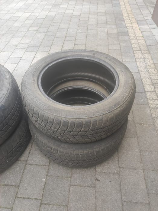 Komplet opon zimowych Barum Polaris 3 205/55 R16