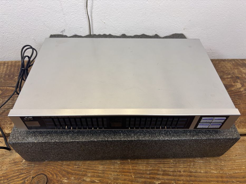 Korektor graficzny equalizer JVC SEA 33
