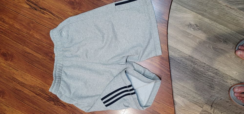 Шорти Аdidas essentials 48-50 р. оригінал