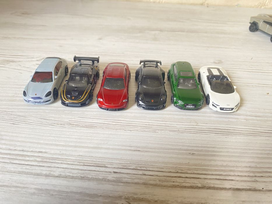 Машинки hot wheels
