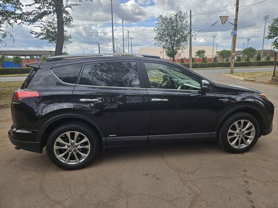 Продам Toyota RAV4 2.5 AWD