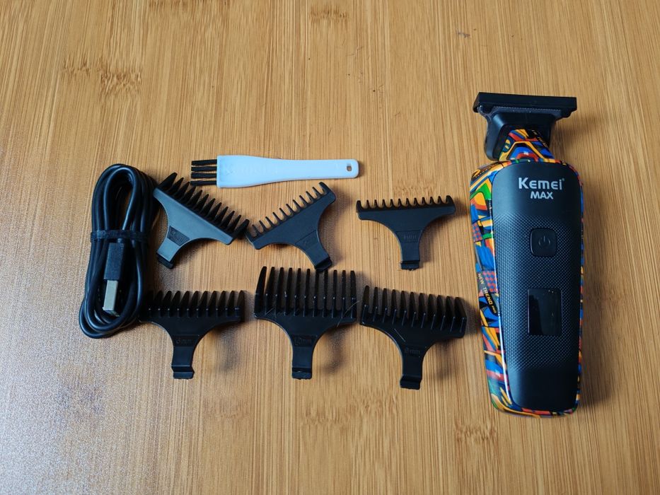 Акамуляторний трімер з насадками