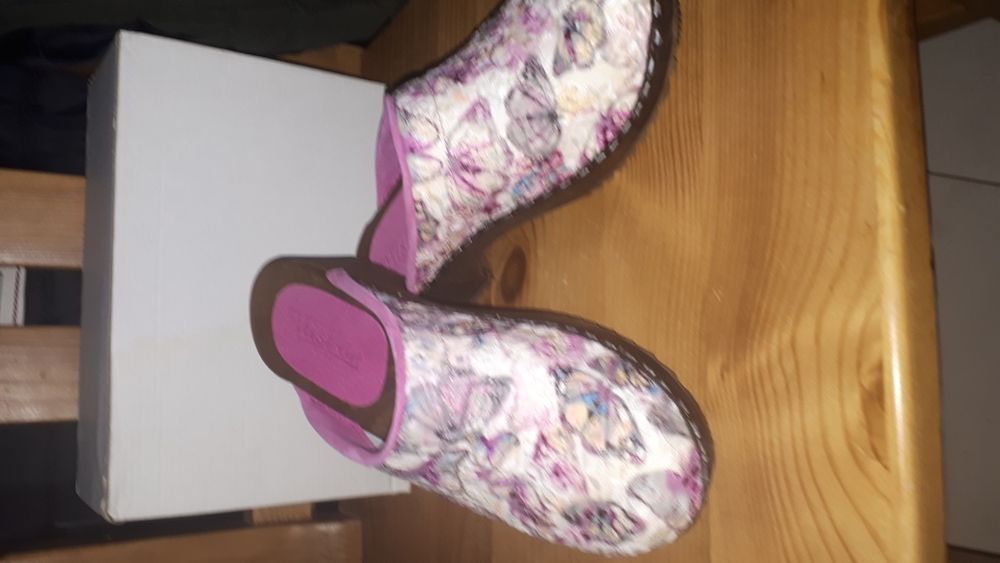 Chodaki lekkie nowe