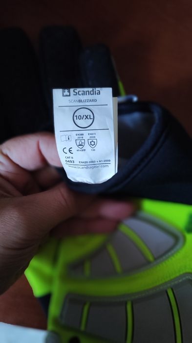 Рабочие перчатки