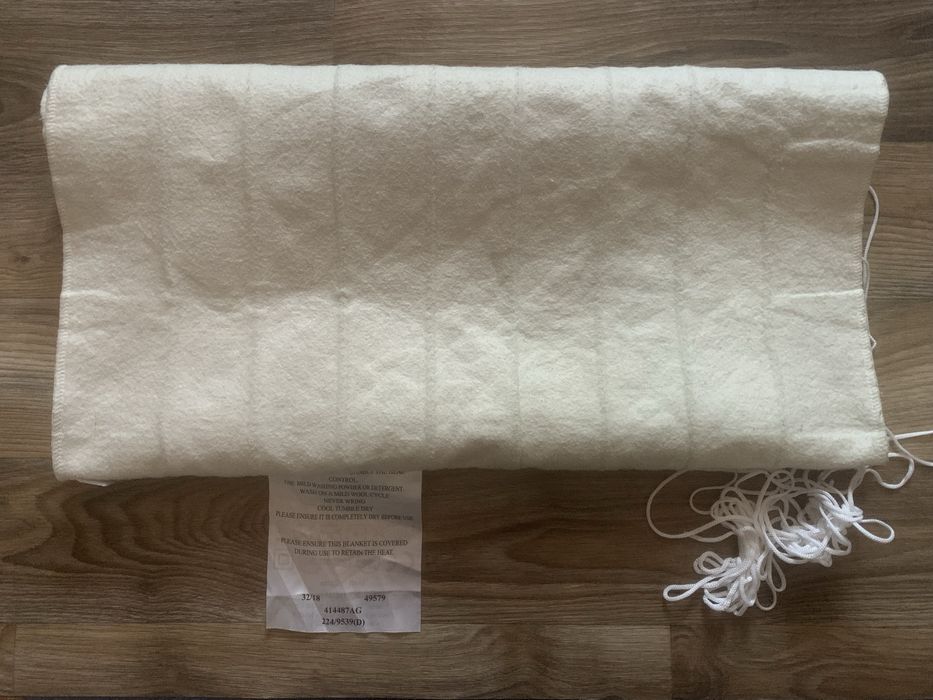 Тепле простирадло якісного виконання.