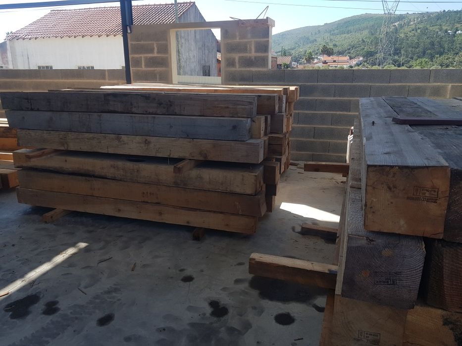 Vigas em casquinha 2.500x18x18 vendo 500euros metro cubico
